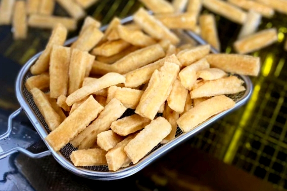 調理中のあげもち